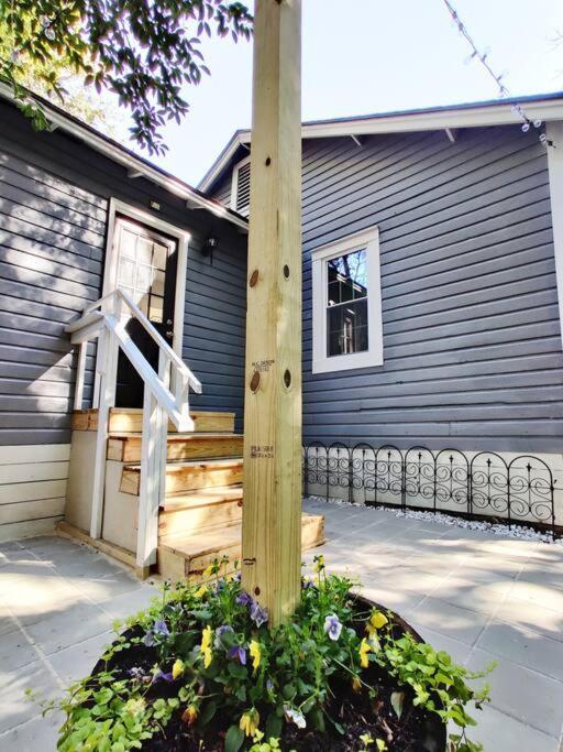 Honeycomb Gem, Beautifully Designed & Near Downtown Thomasville Exterior photo